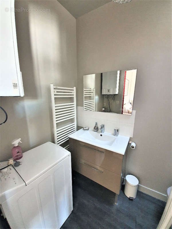 Appartement à COURBEVOIE