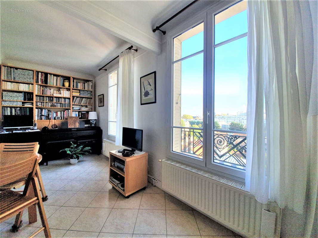 Appartement à COURBEVOIE