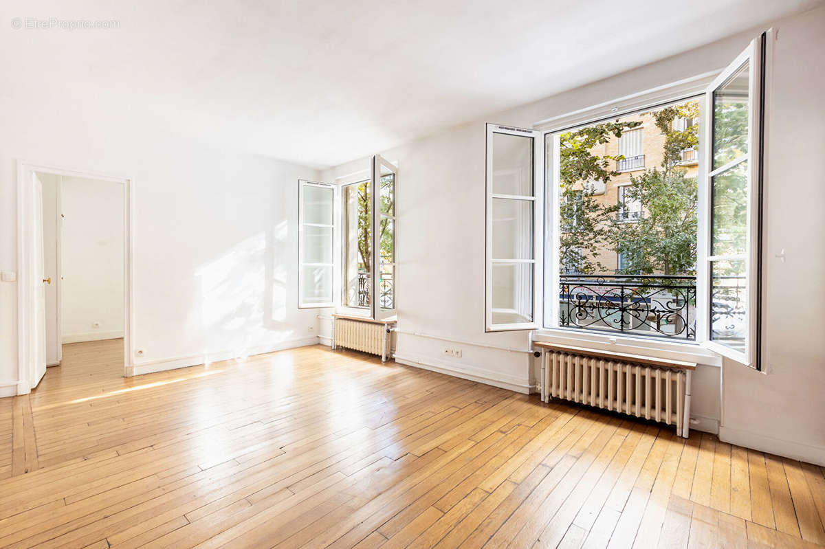 Appartement à PARIS-18E