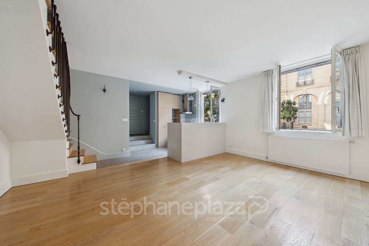 Appartement à PARIS-3E