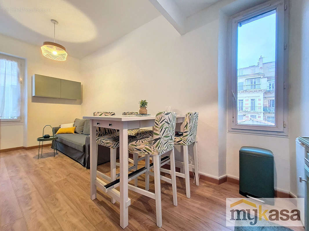 Appartement à MARSEILLE-6E