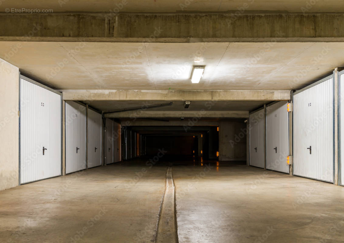 Parking à LES LILAS