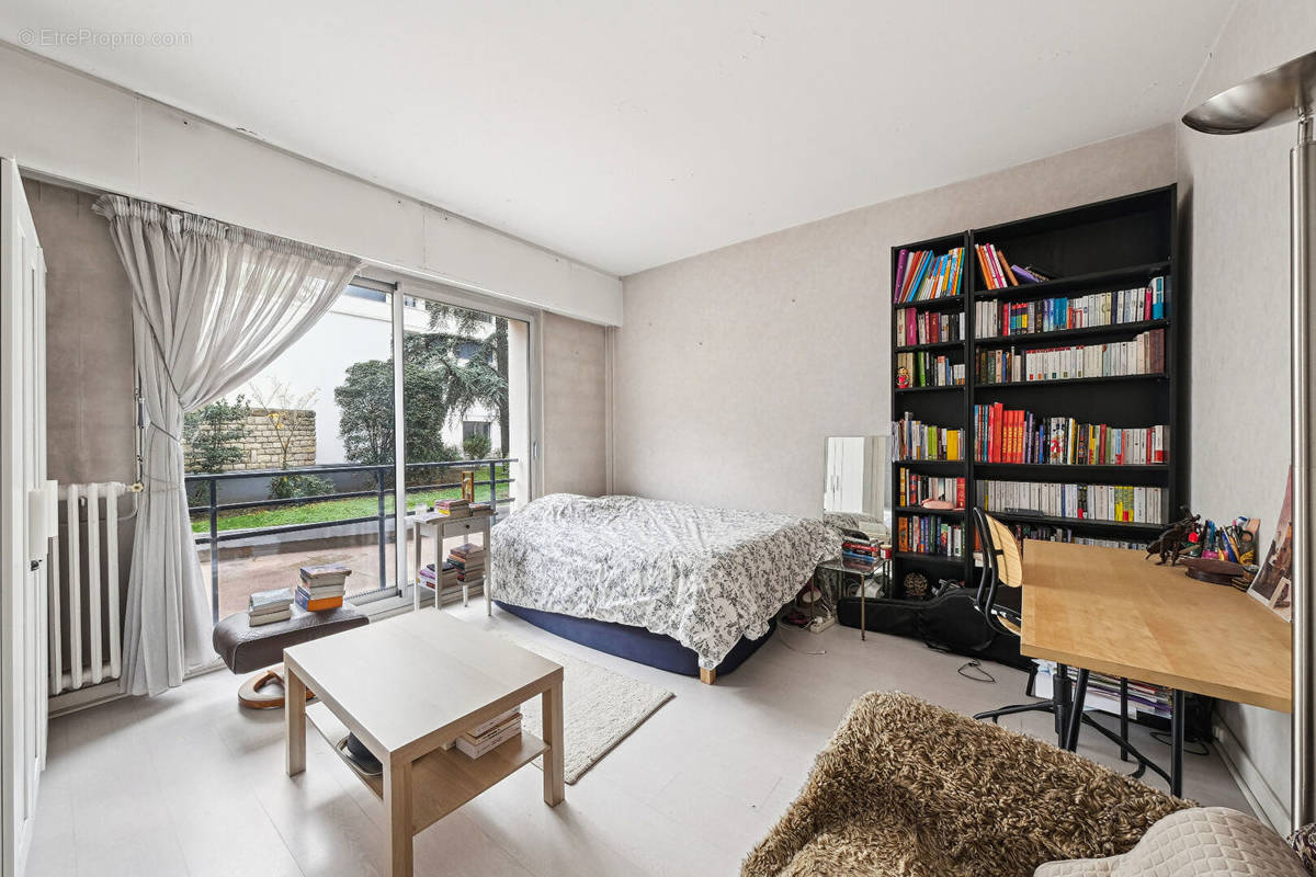 Appartement à LEVALLOIS-PERRET