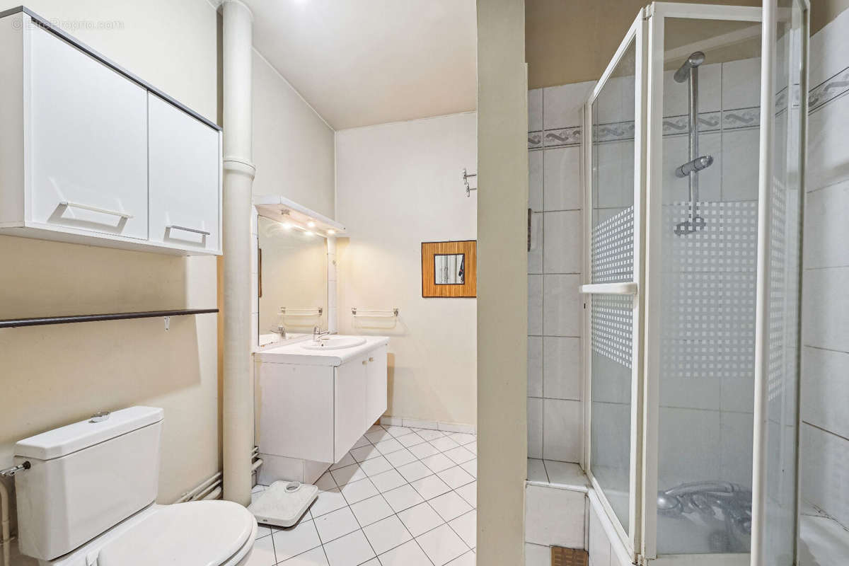 Appartement à LEVALLOIS-PERRET