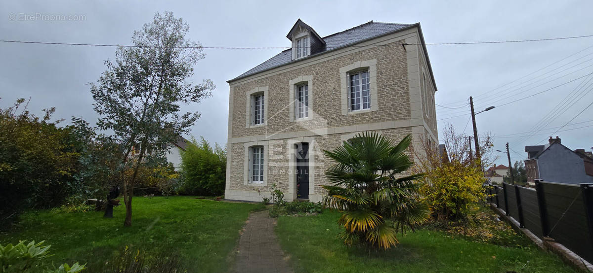 Maison à BELLEVILLE-SUR-MER