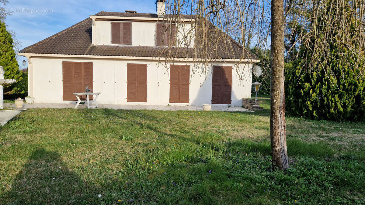 Maison à MONTLUEL