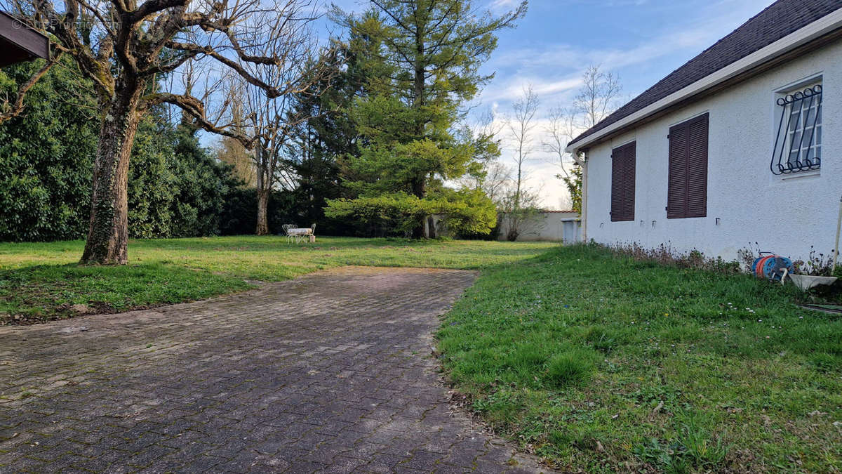 Maison à MONTLUEL