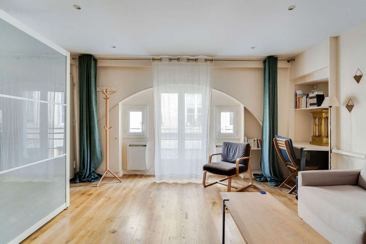 Appartement à PARIS-11E