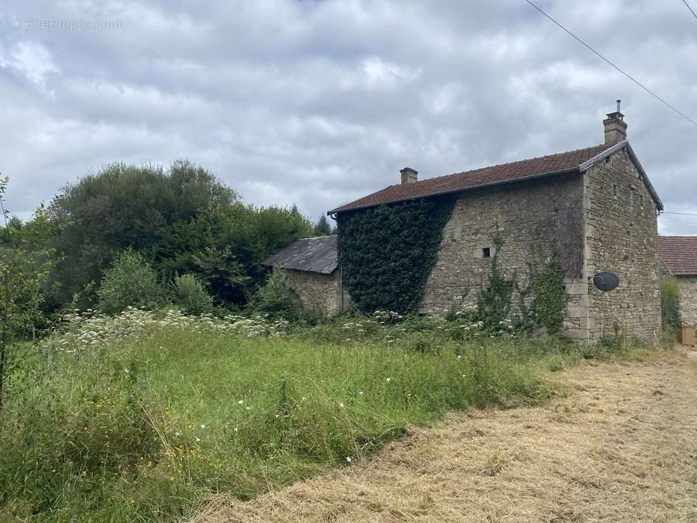 Maison à SAINT-JULIEN-LE-PETIT