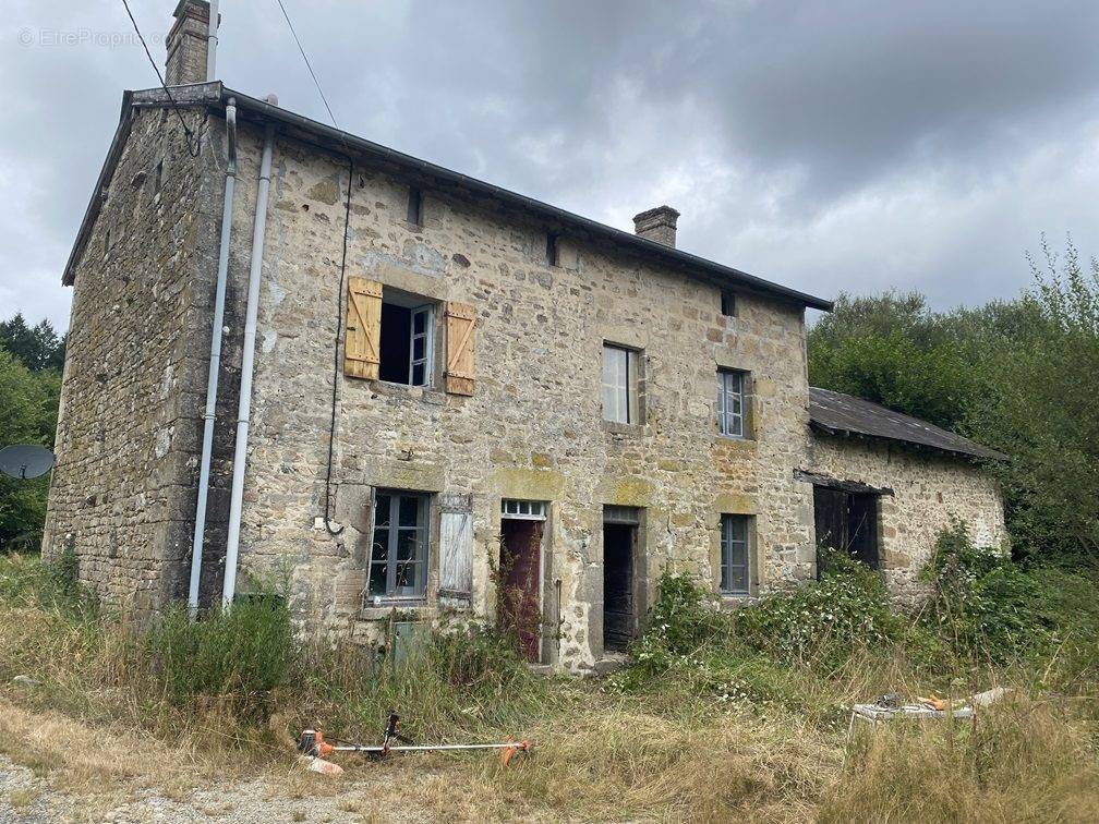 Maison à SAINT-JULIEN-LE-PETIT