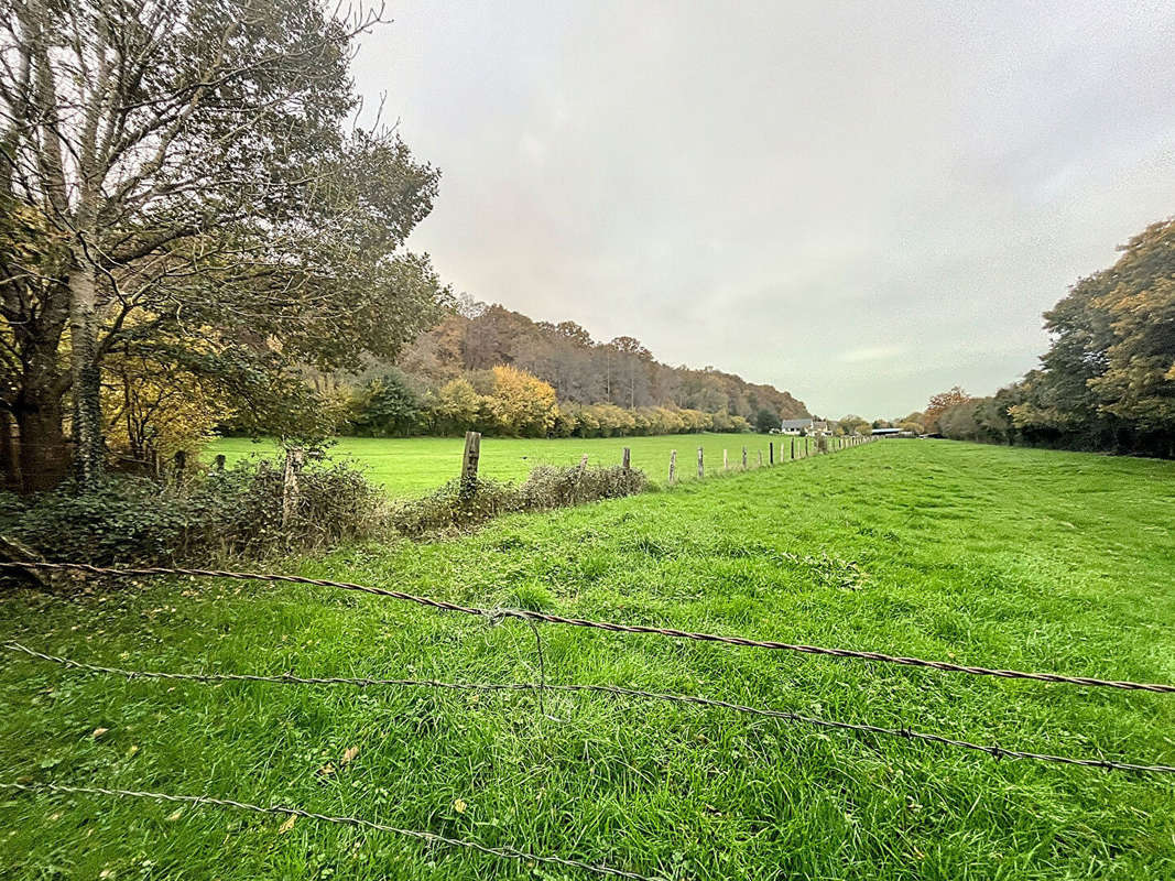 Terrain à BRIONNE