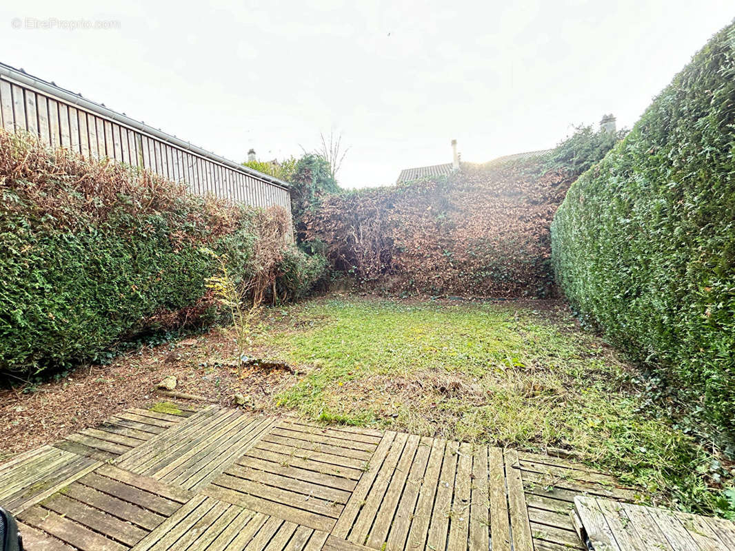 Appartement à FONTENAY-LE-FLEURY