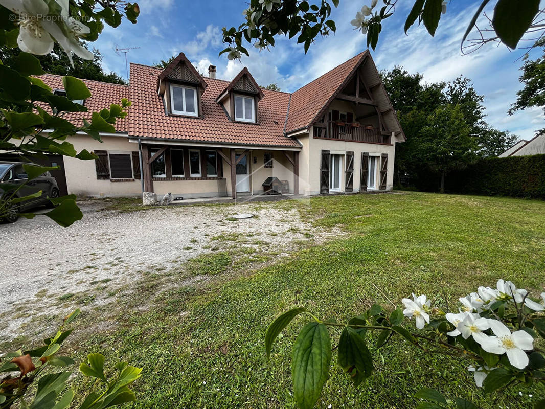 Maison à LIGNY-LE-RIBAULT