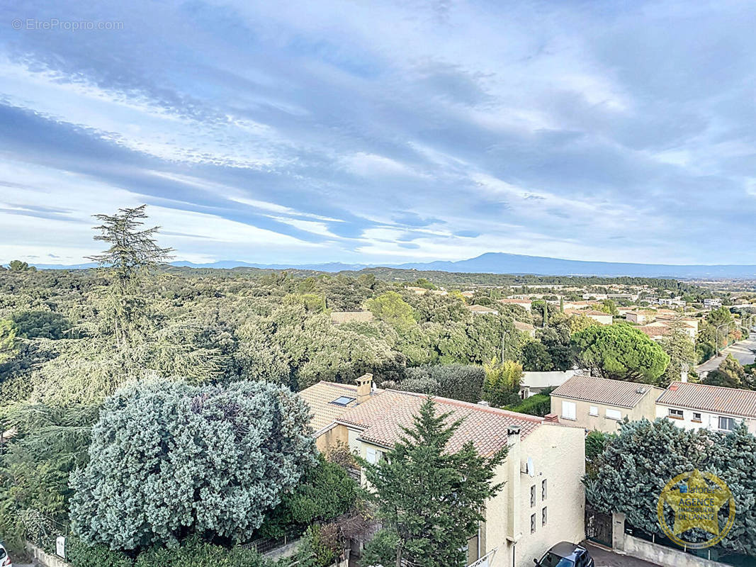 Appartement à VILLENEUVE-LES-AVIGNON