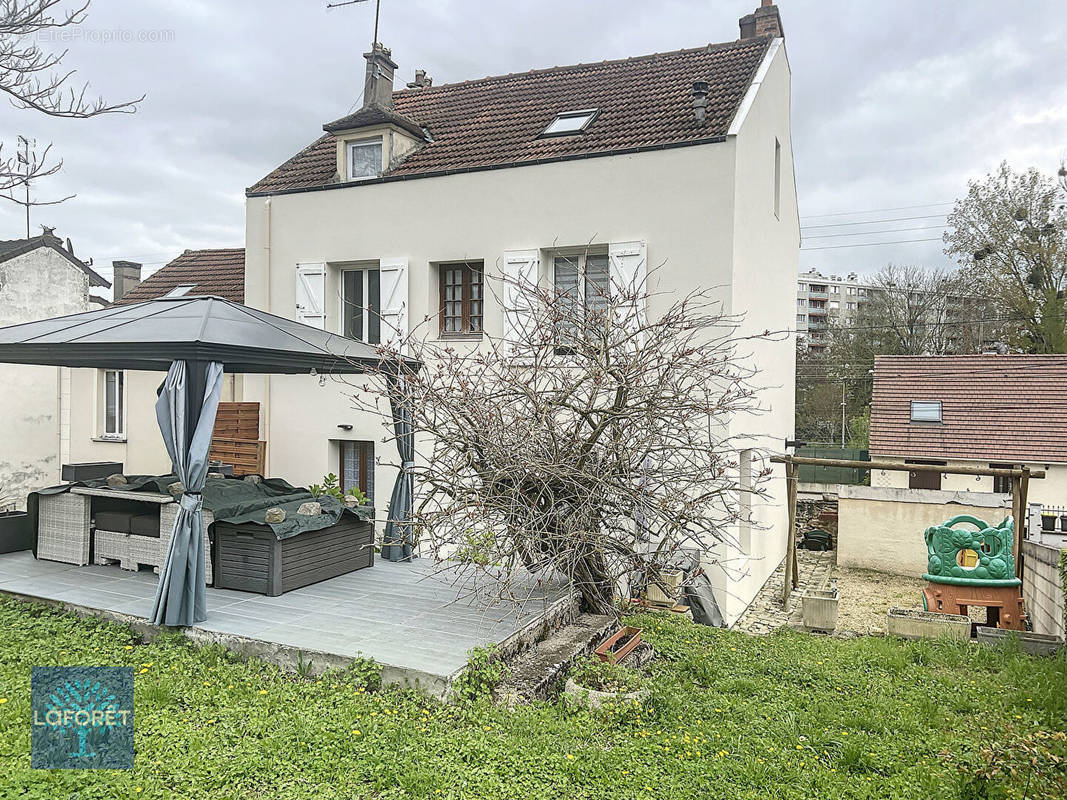 Maison à CORBEIL-ESSONNES