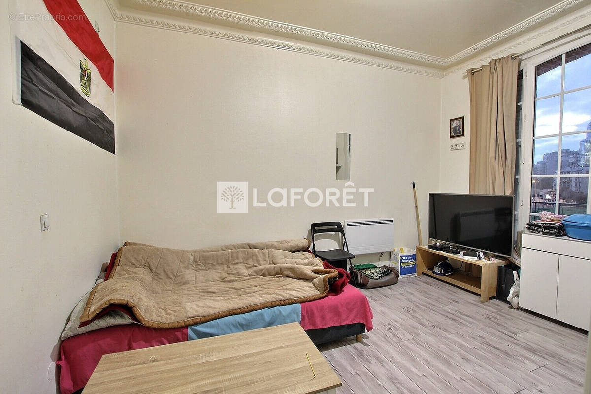 Appartement à COURBEVOIE