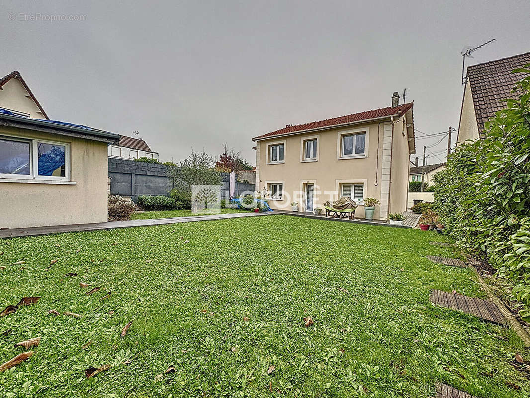 Maison à CHAMPIGNY-SUR-MARNE