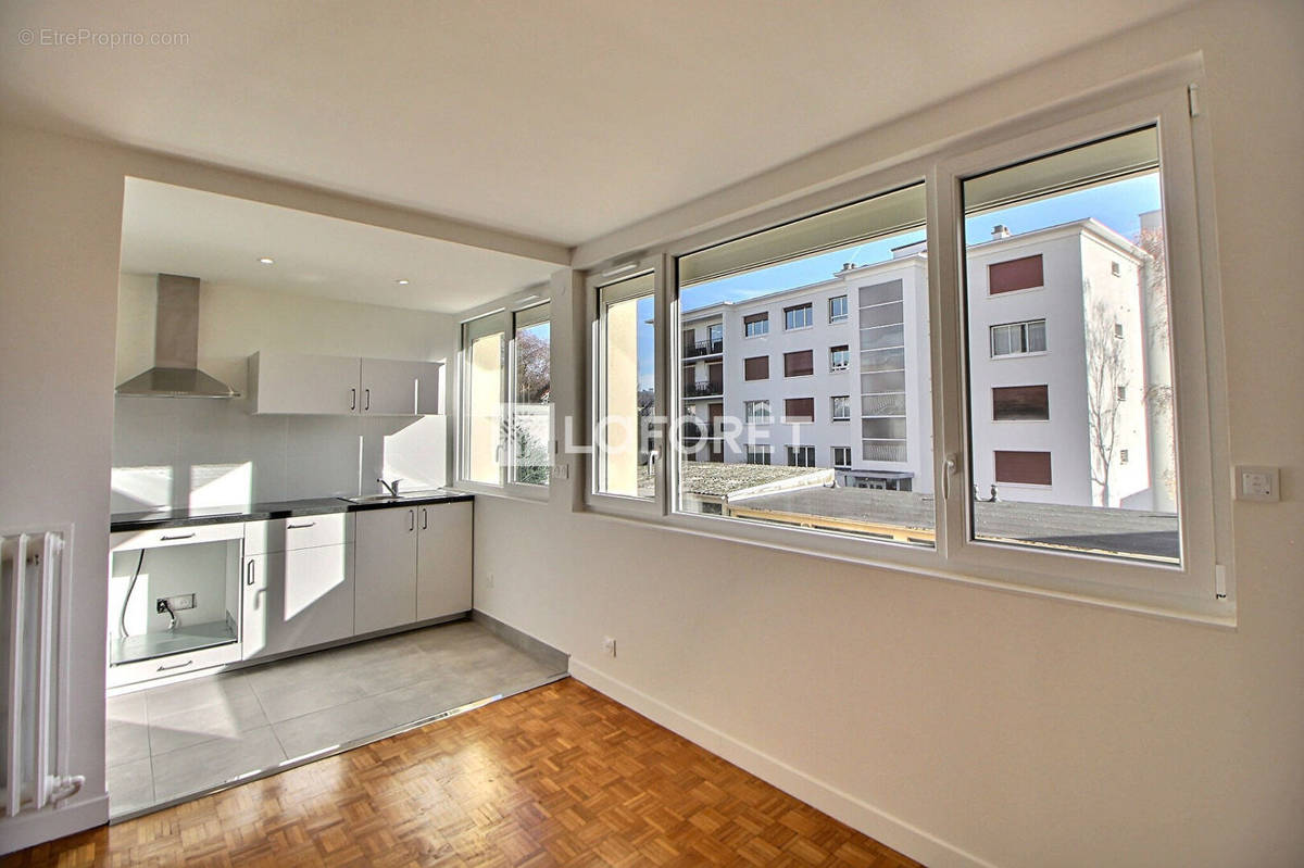 Appartement à SURESNES