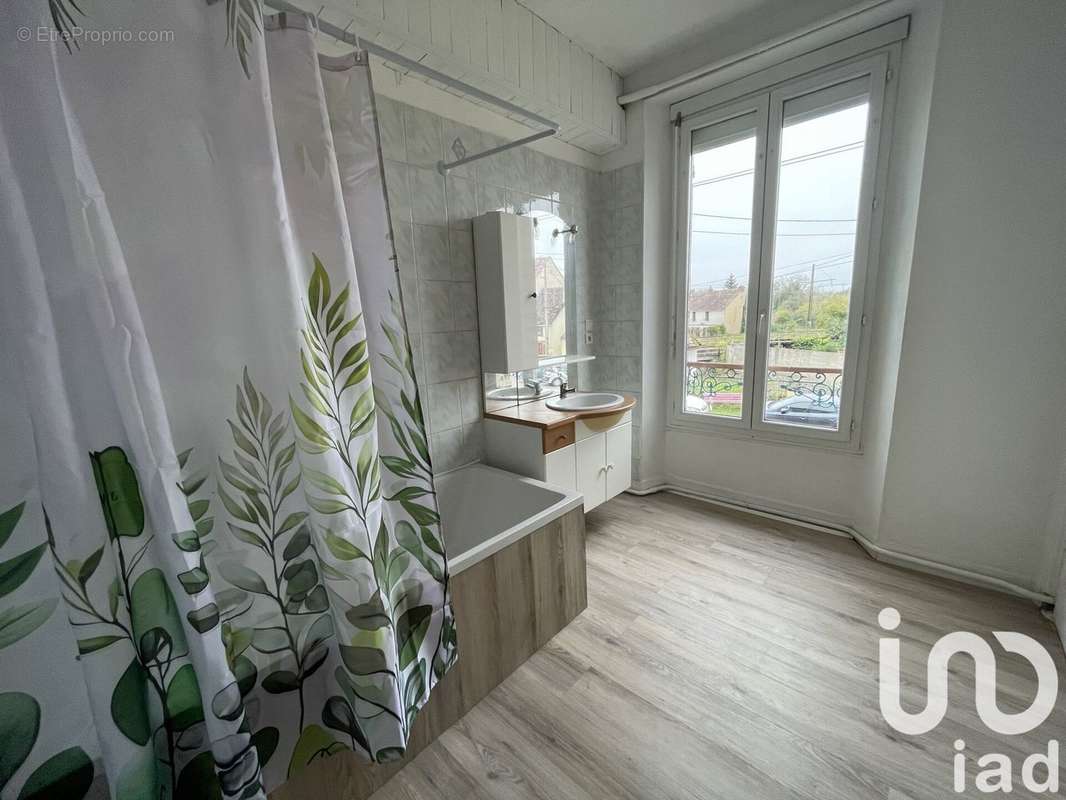 Photo 3 - Appartement à BRIENON-SUR-ARMANCON