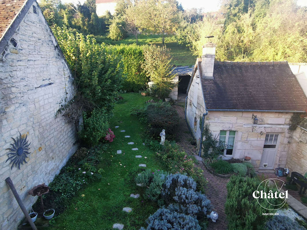 Maison à CIRES-LES-MELLO