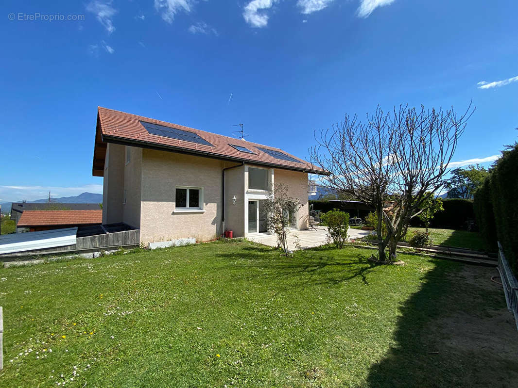 Maison à LA ROCHE-SUR-FORON