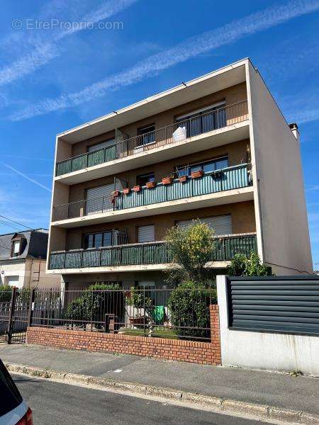 Appartement à HOUILLES