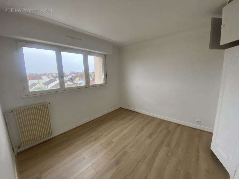 Appartement à HOUILLES