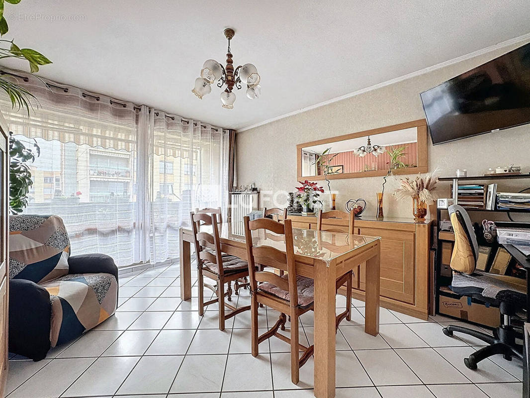 Appartement à SAINT-GENIS-LAVAL