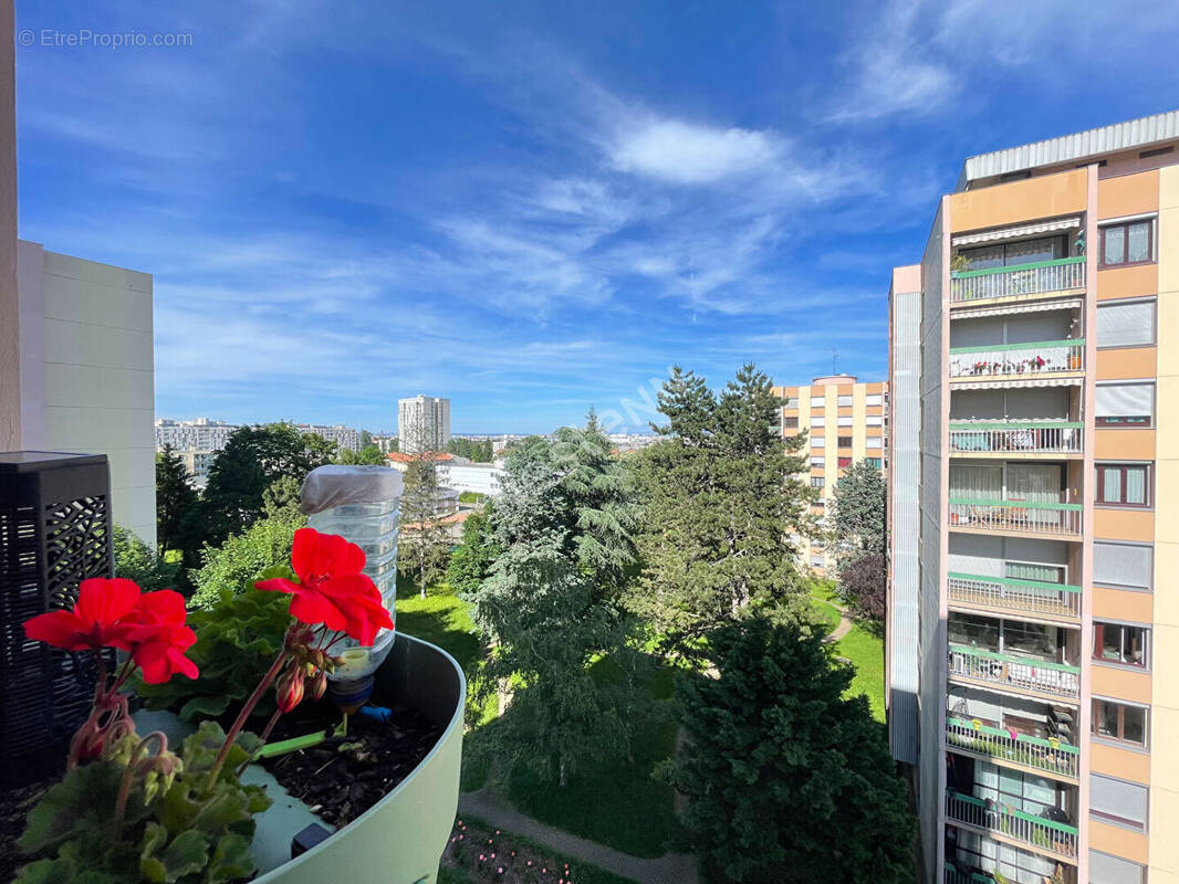 Appartement à SAINT-GENIS-LAVAL