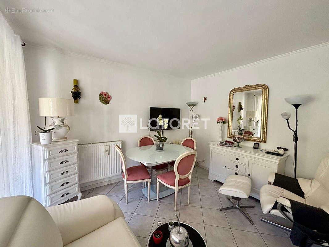 Appartement à MARSEILLE-2E