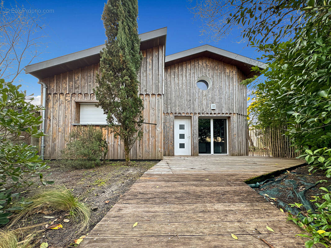 Maison à PESSAC