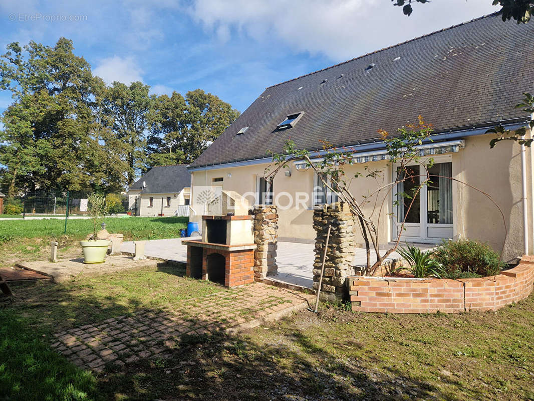 Maison à LA CHAPELLE-DES-MARAIS