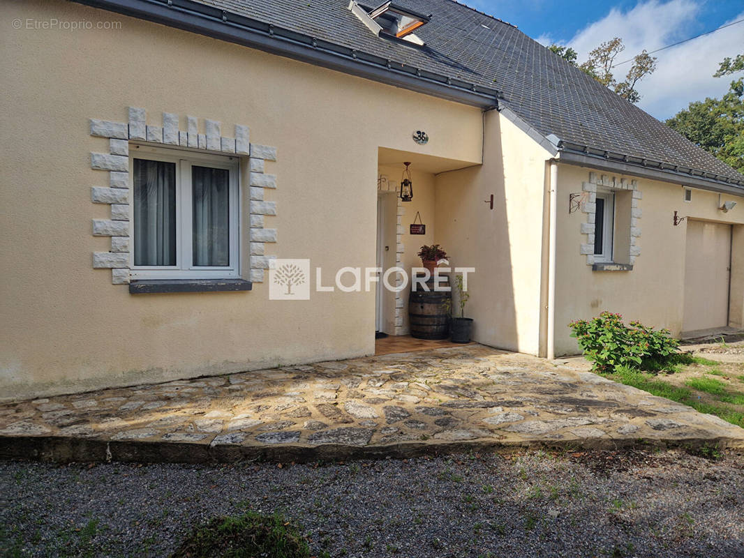 Maison à LA CHAPELLE-DES-MARAIS