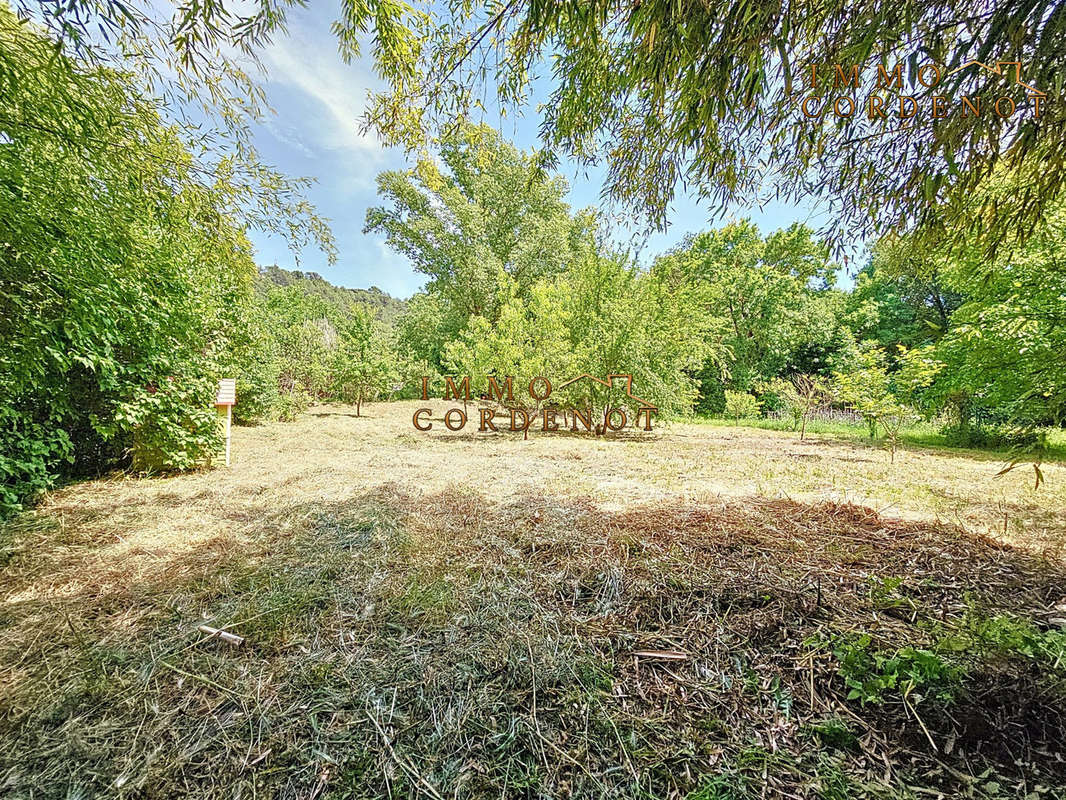 Appartement à FLASSANS-SUR-ISSOLE