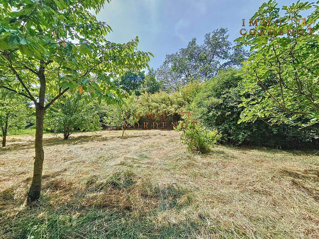 Appartement à FLASSANS-SUR-ISSOLE