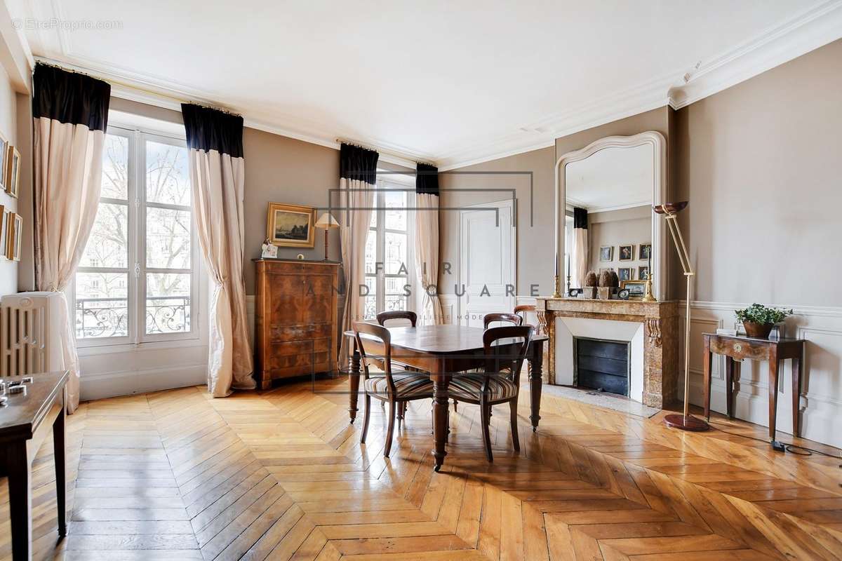 Appartement à NEUILLY-SUR-SEINE