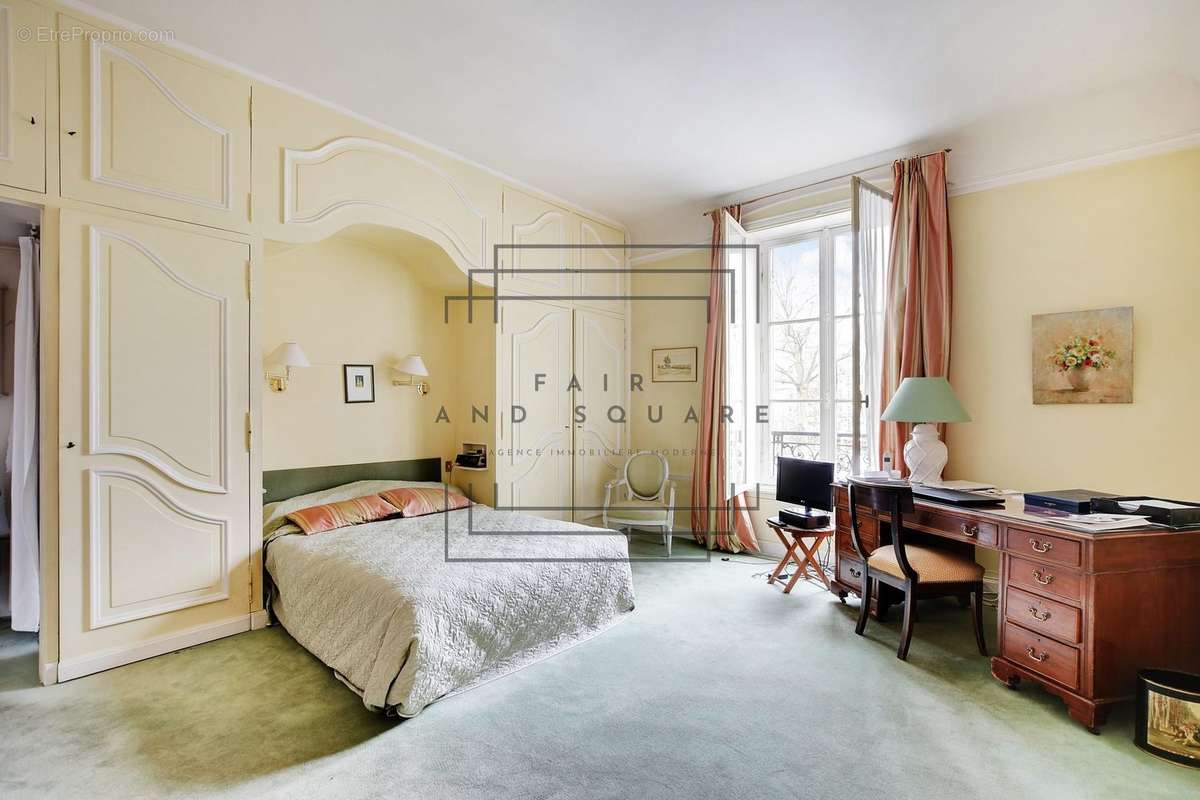 Appartement à NEUILLY-SUR-SEINE