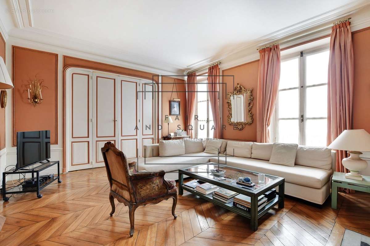 Appartement à NEUILLY-SUR-SEINE