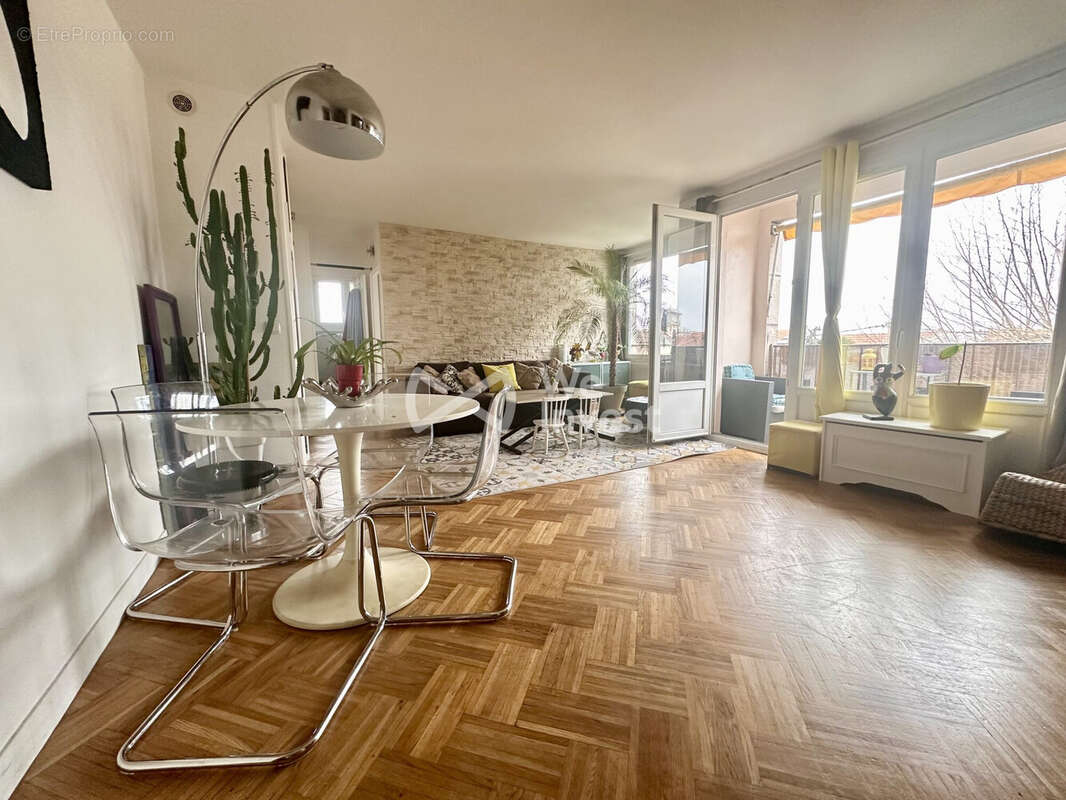 Appartement à COLOMBES