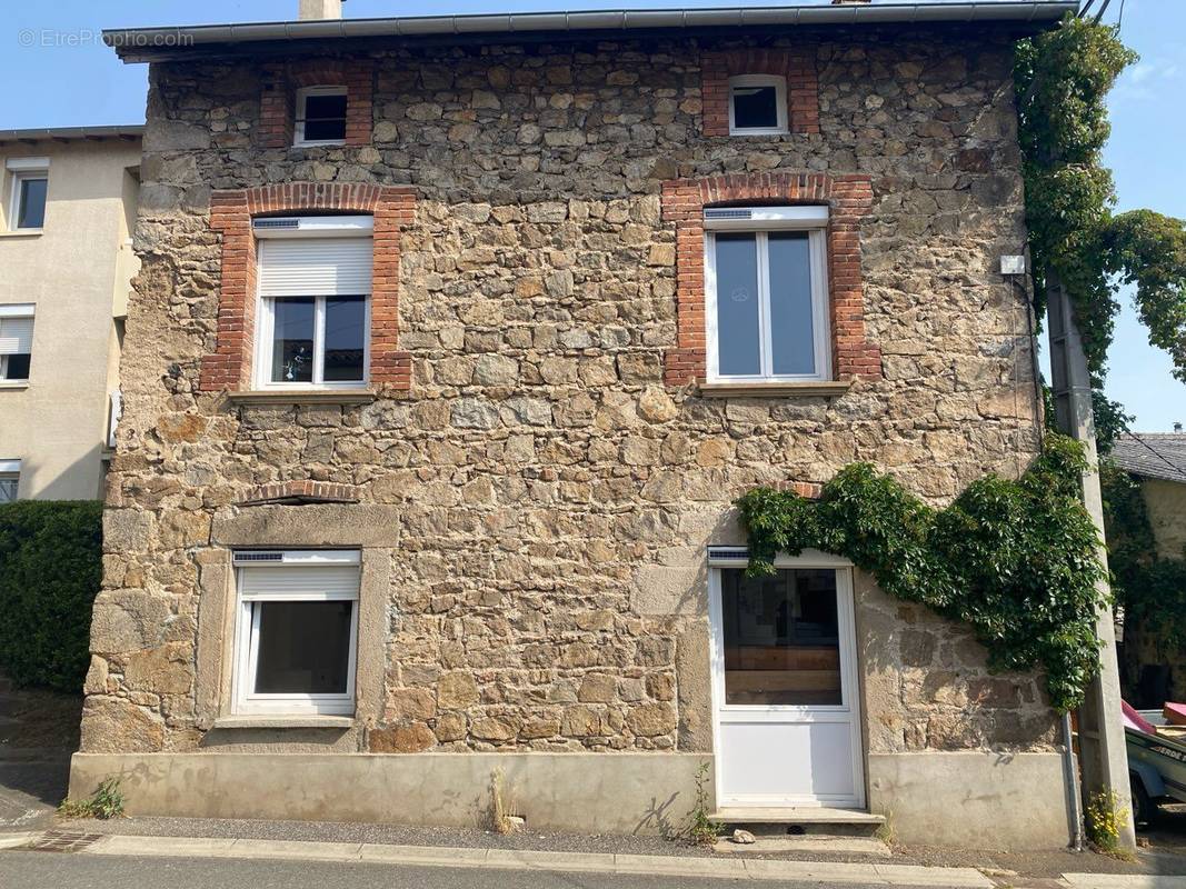 Maison à AUREC-SUR-LOIRE