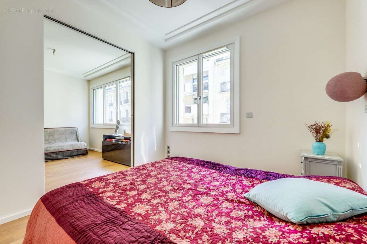 Appartement à PARIS-7E