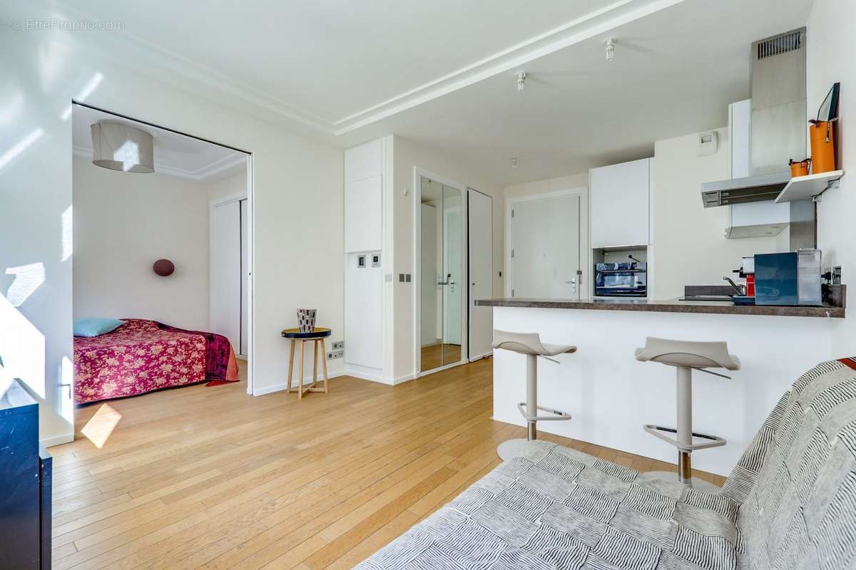 Appartement à PARIS-7E