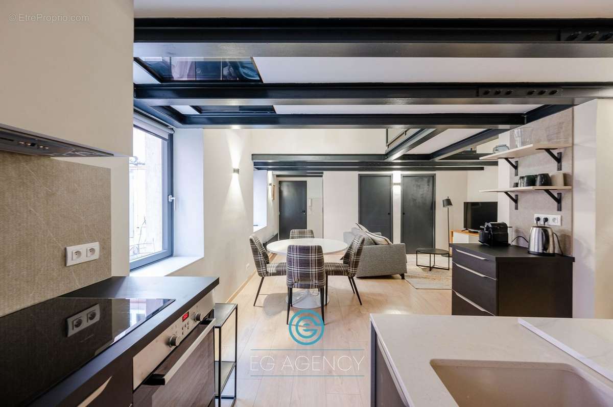 Appartement à MARSEILLE-2E