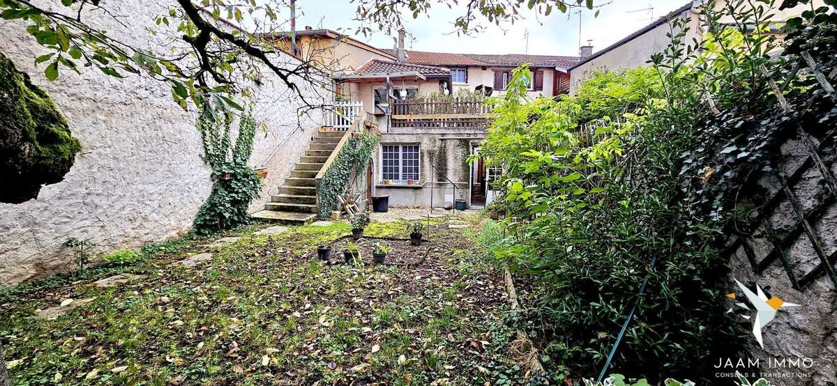 Maison à CORCELLES-EN-BEAUJOLAIS