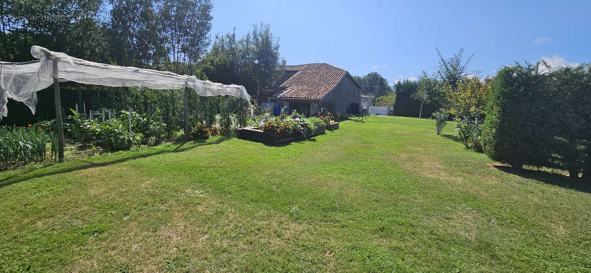 Maison à TIBIRAN-JAUNAC