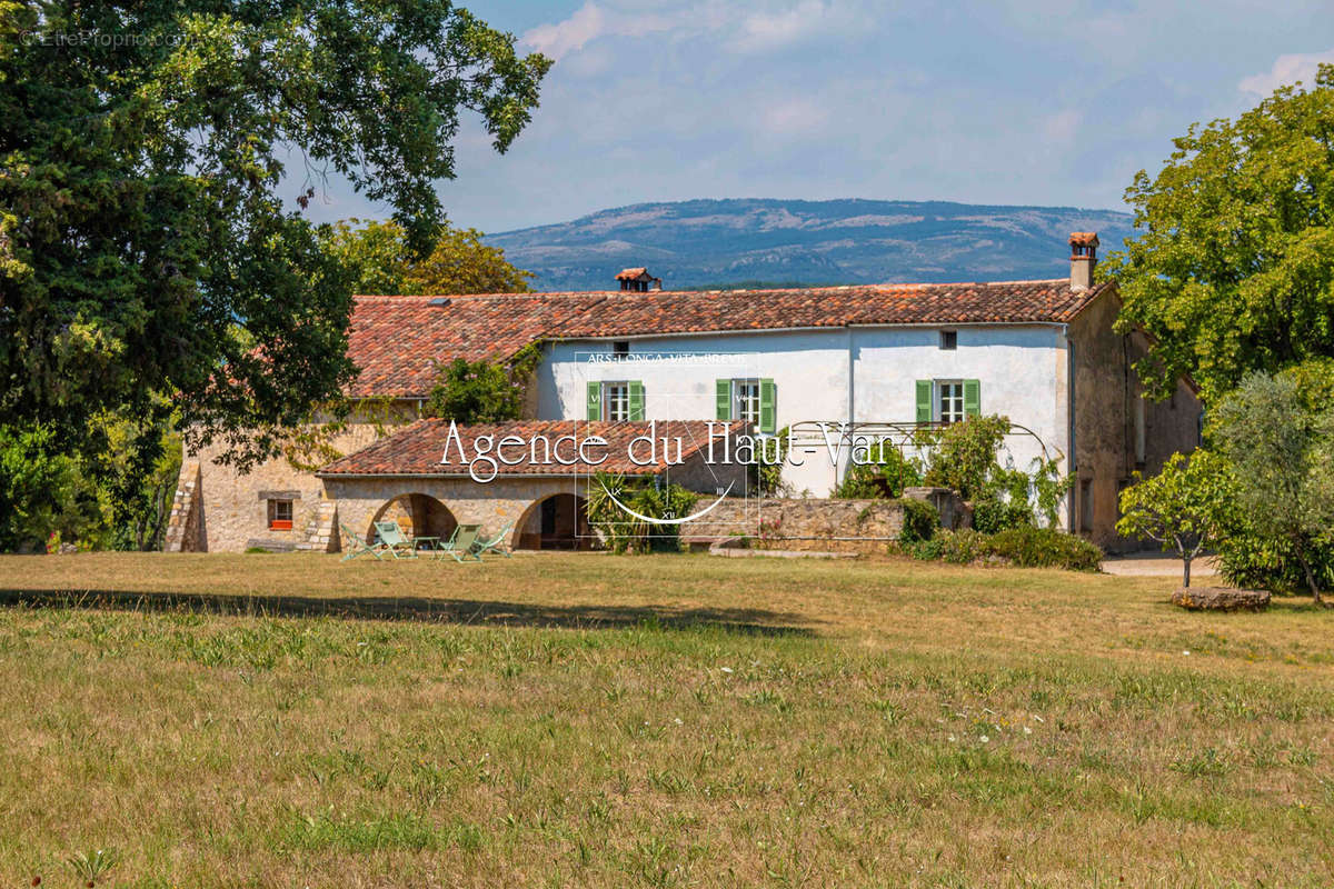 Maison à TOURRETTES