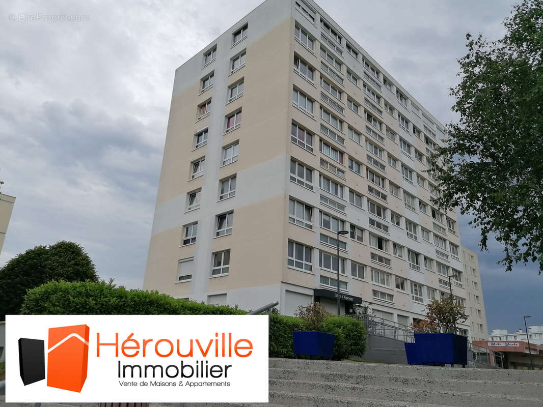 Appartement à HEROUVILLE-SAINT-CLAIR