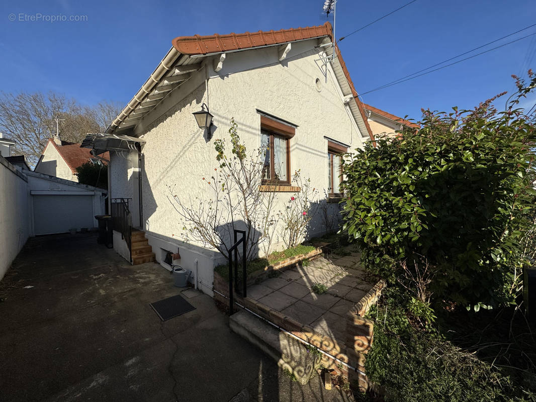 Maison à SAINT-MAUR-DES-FOSSES