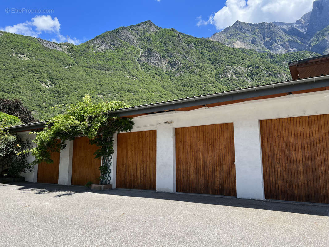 Maison à SAINT-JULIEN-MONT-DENIS