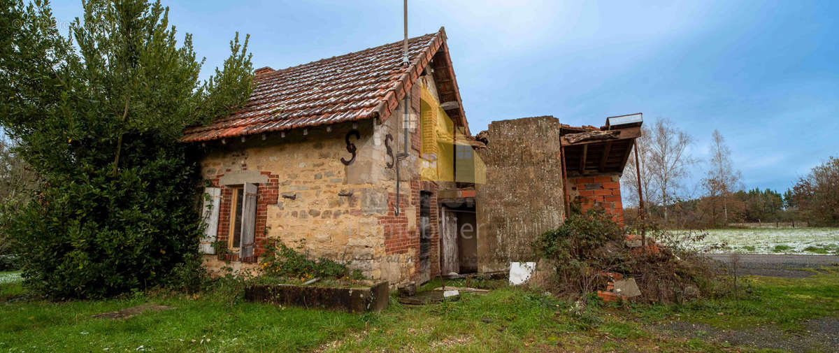 Maison à COMMENAILLES